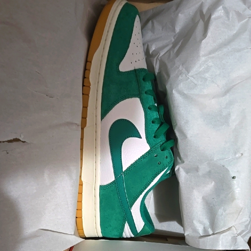 Nike DUNK low Se MALACHITE Green PHANTOM Mens Like New Size 13